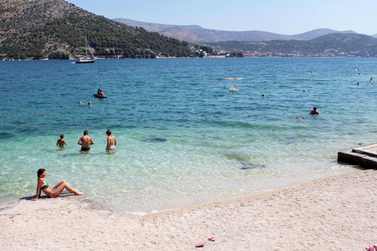 Apartments With A Parking Space Marina, Trogir - 11554 Экстерьер фото